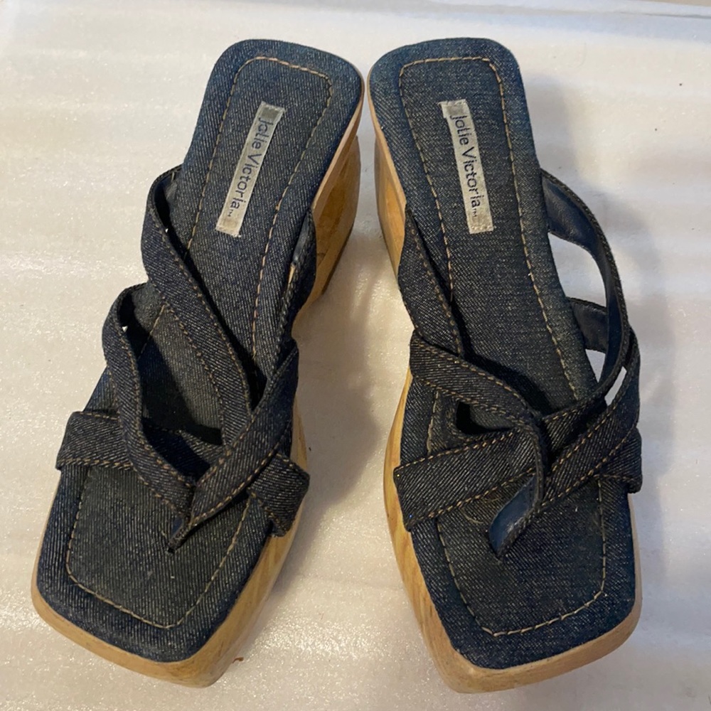 Jolie Victoria platform sandals